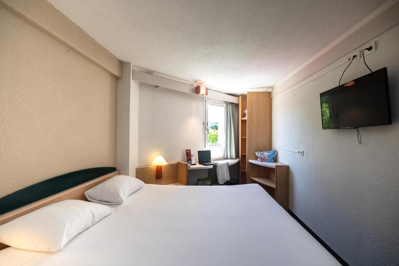 Hotel Ibis Autun Esterno foto