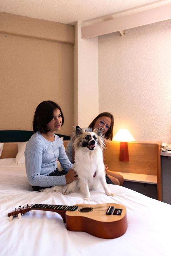 Hotel Ibis Autun Esterno foto