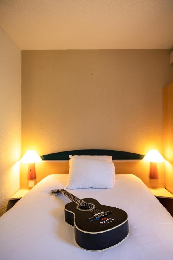 Hotel Ibis Autun Esterno foto