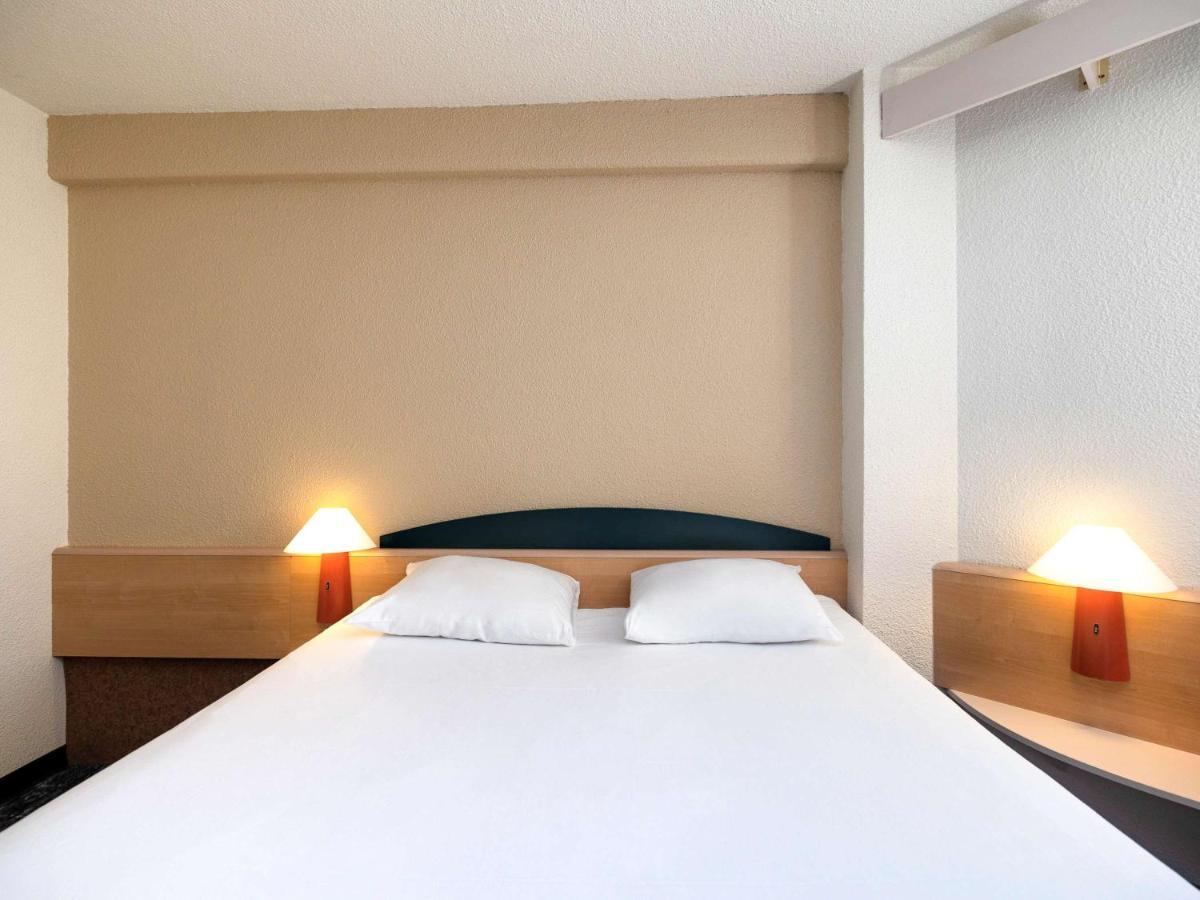 Hotel Ibis Autun Esterno foto