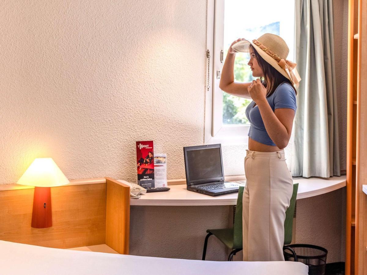 Hotel Ibis Autun Esterno foto